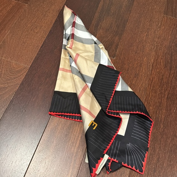 Burberry 34” square silk nova check scarf - Picture 7 of 14